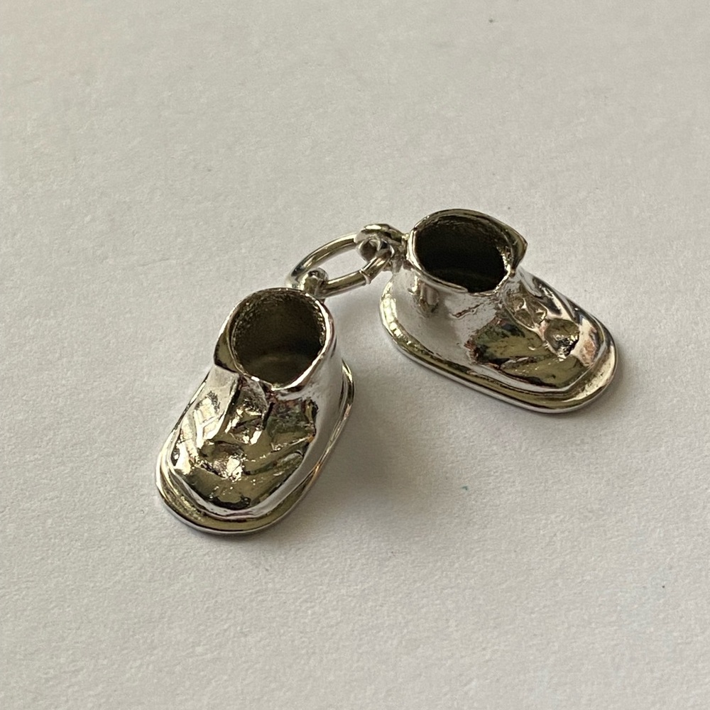 Sterling Silver Baby Shoe Charm Signed M&M Baby Shoes Charm - Picture 6 of 6